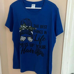 (14) NWT  tshirt